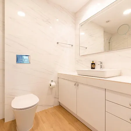 Vanda - Park-view With Private Balcony