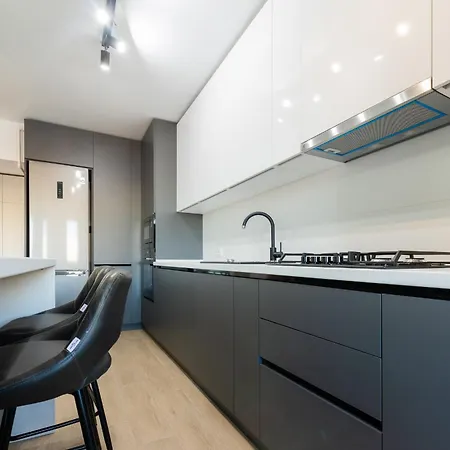 Maria - Park-view With Private Balcony شقة *