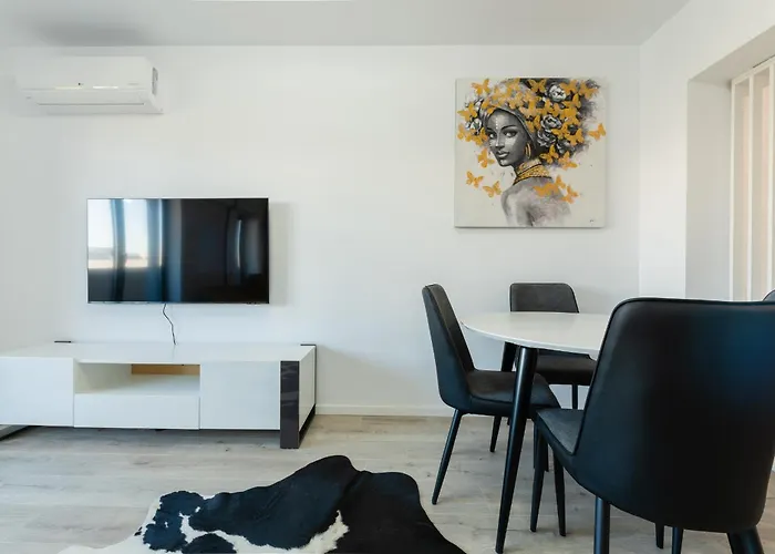 Vanda - Park-view With Private Balcony アパート