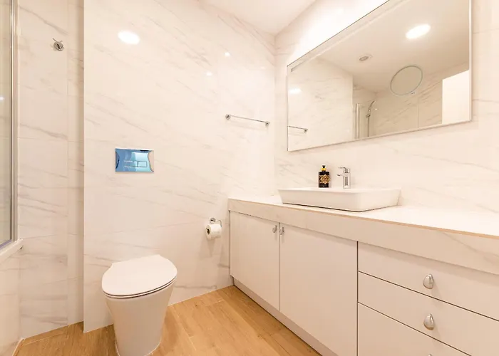 Vanda - Park-view With Private Balcony