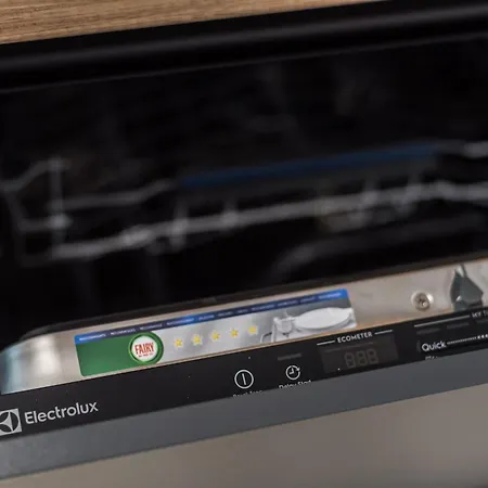 Vanda - Park-view With Private Balcony *